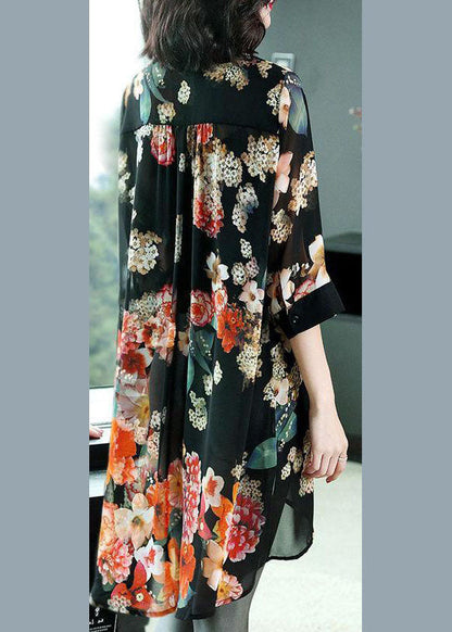 Classic Vintage Blouse with a Flattering Fit