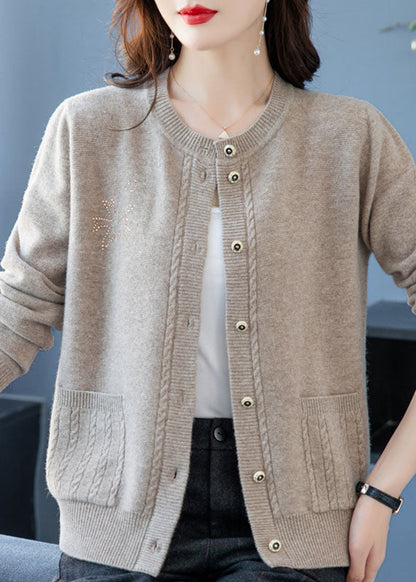 Effortlessly Elegant Coat with a Timeless Design
