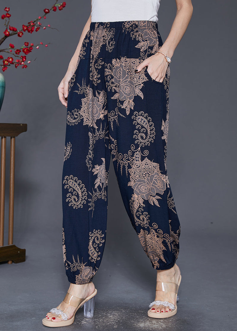 Effortlessly Elegant Pants with a Timeless Design