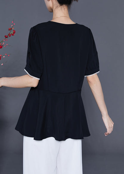 Classic Vintage Blouse with a Flattering Fit