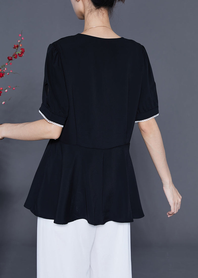 Classic Vintage Blouse with a Flattering Fit