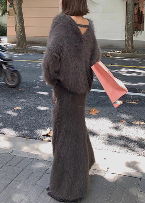 Effortlessly Elegant Sweater with a Timeless Design