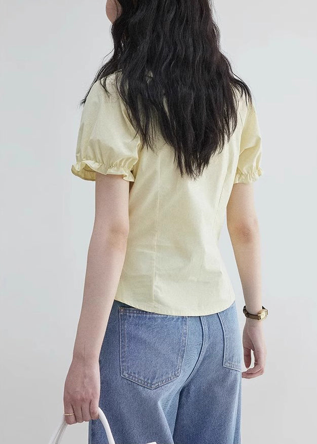 Effortlessly Elegant Blouse with a Timeless Design