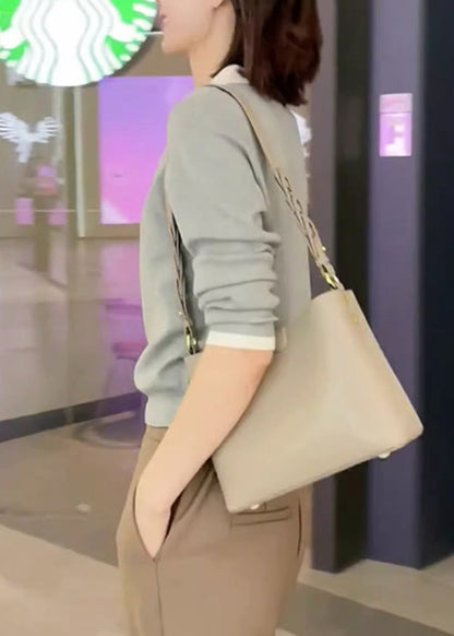 Well Tailored Top with a Graceful Silhouette