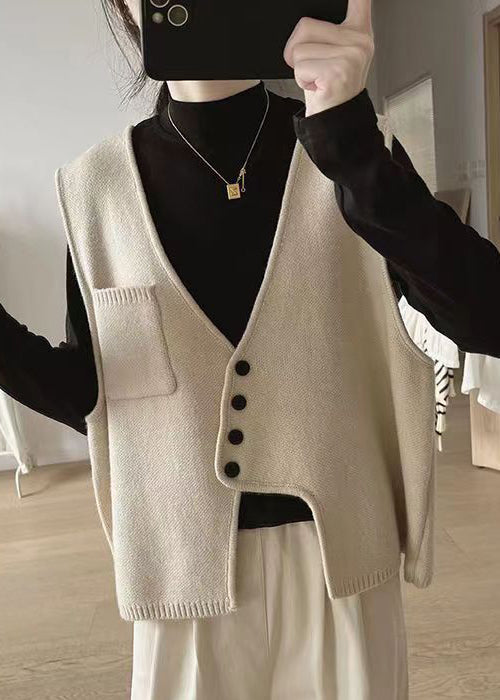 Beautifully Finished Coat in a Timeless Design
