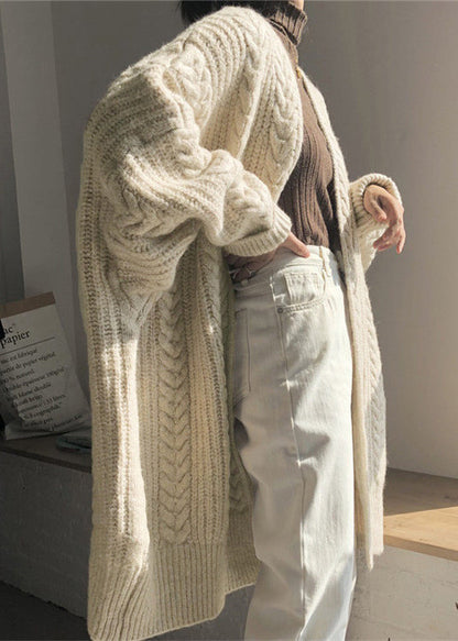 Effortlessly Elegant Cardigan with a Timeless Design