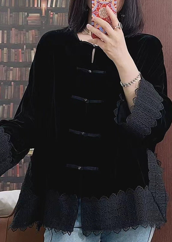 Gracefully Styled Coat for Any Occasion