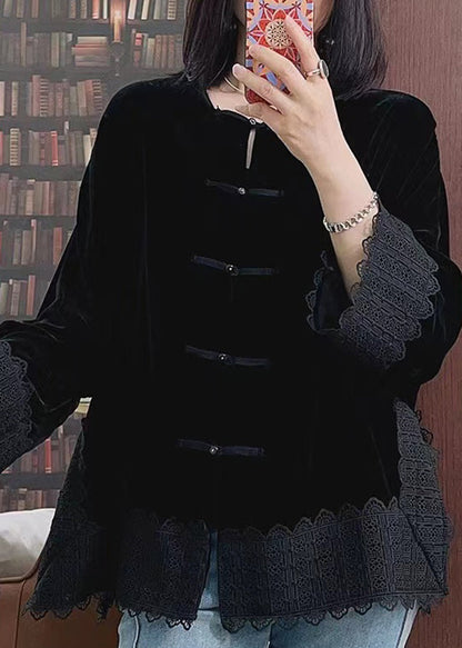 Gracefully Styled Coat for Any Occasion