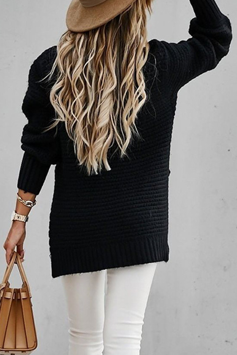 Classic Vintage Sweater with a Flattering Fit