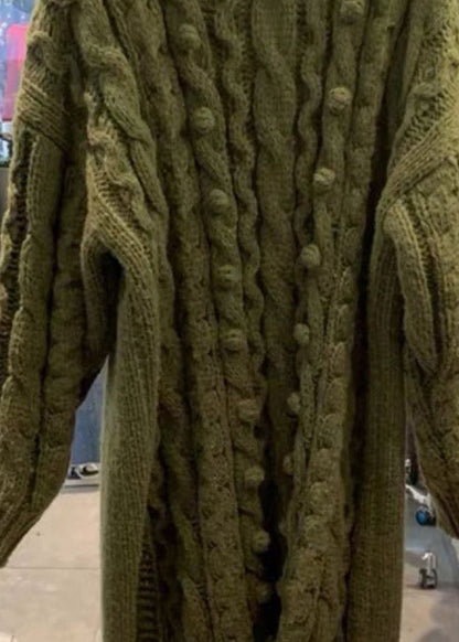 Well Tailored Sweater with a Graceful Silhouette
