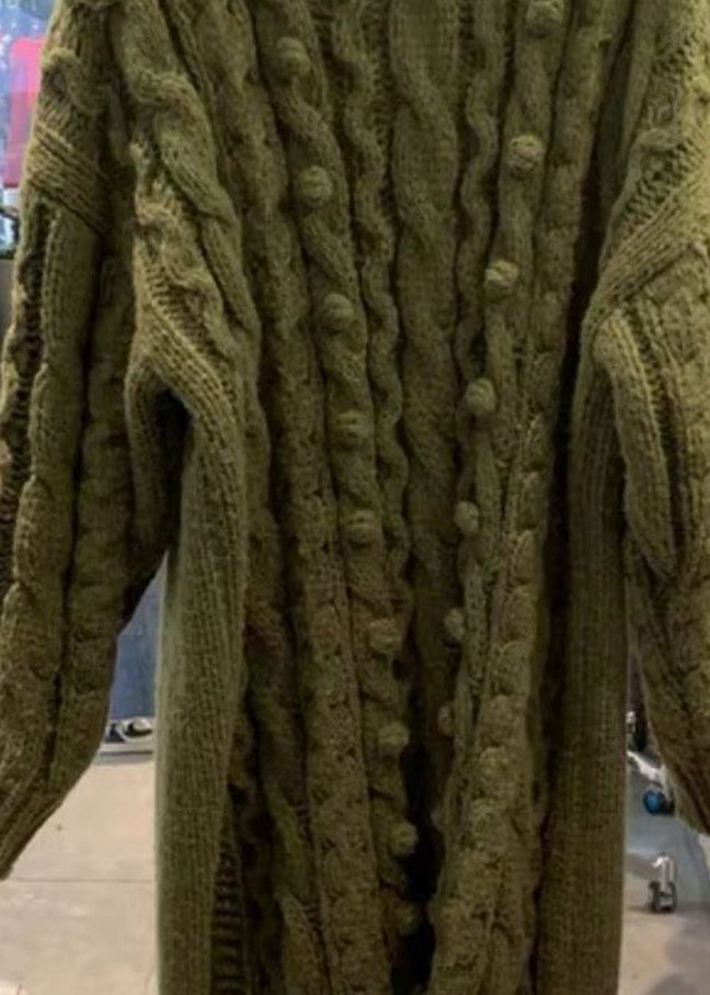 Well Tailored Sweater with a Graceful Silhouette