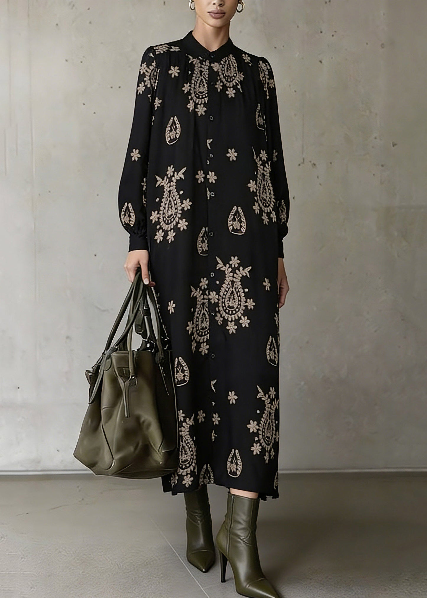 Classic Vintage Dress with a Flattering Fit