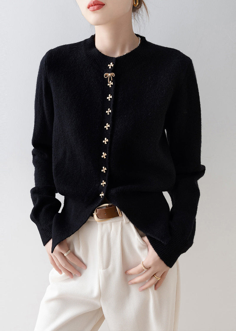 Effortlessly Elegant Cardigan with a Timeless Design
