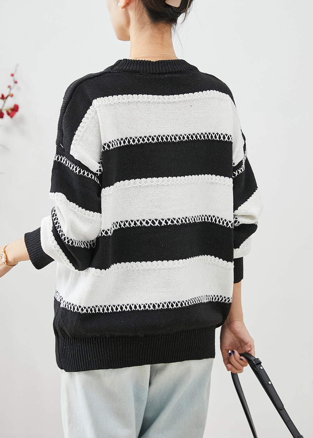 Effortlessly Elegant Top with a Timeless Design