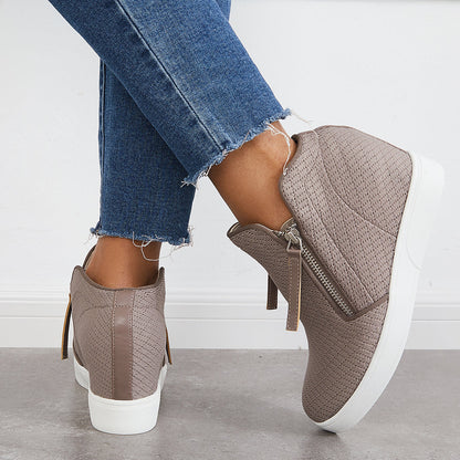 Classic Orthopedic Sneakers with Timeless Style