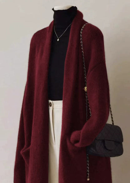 Well Tailored Cardigan with a Graceful Silhouette