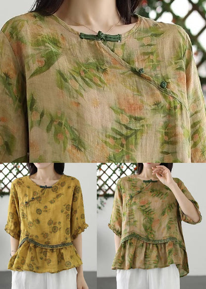 Effortlessly Elegant Top with a Timeless Design