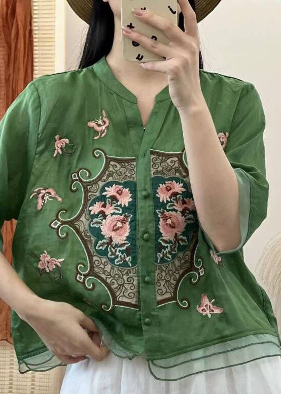 Well Tailored Shirt with a Graceful Silhouette