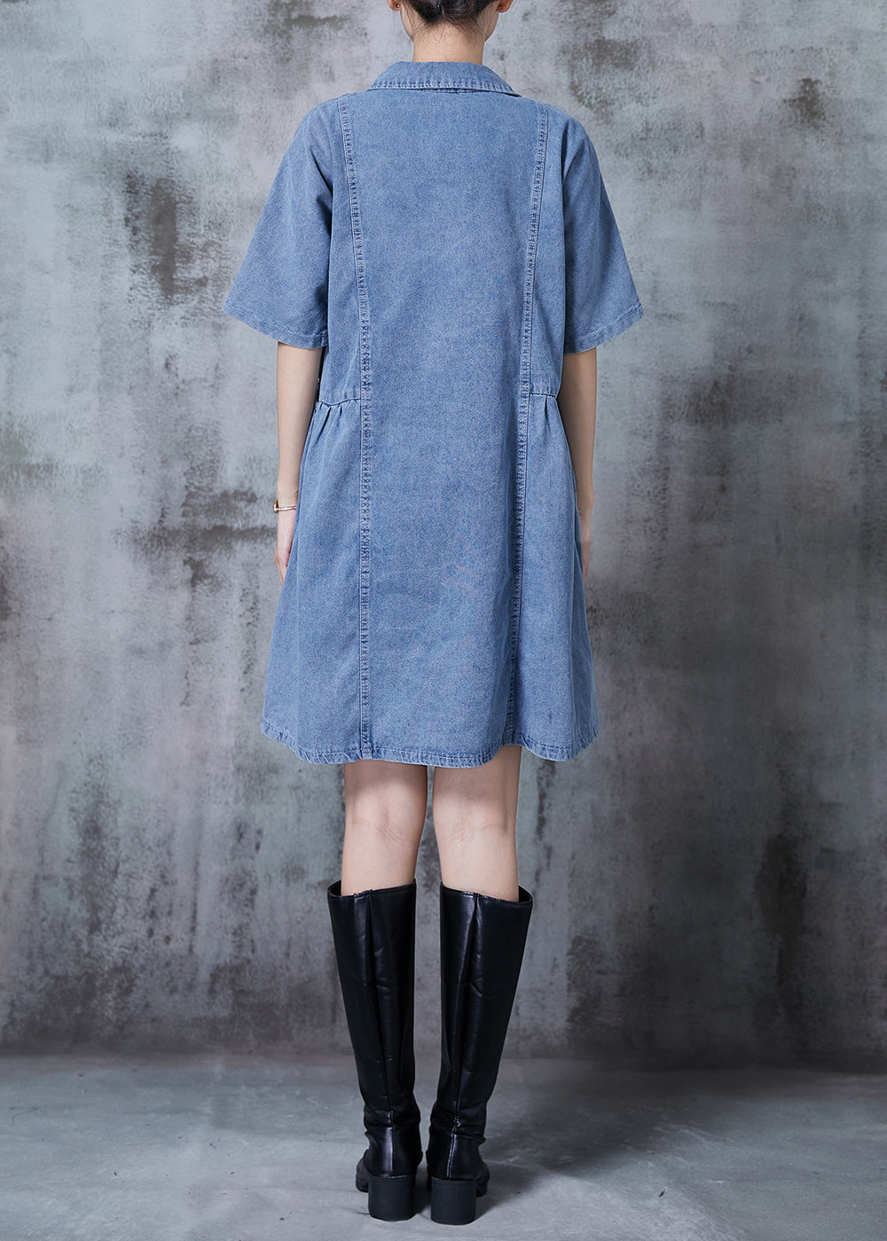 Sophisticated Dress with a Clean Classic Look