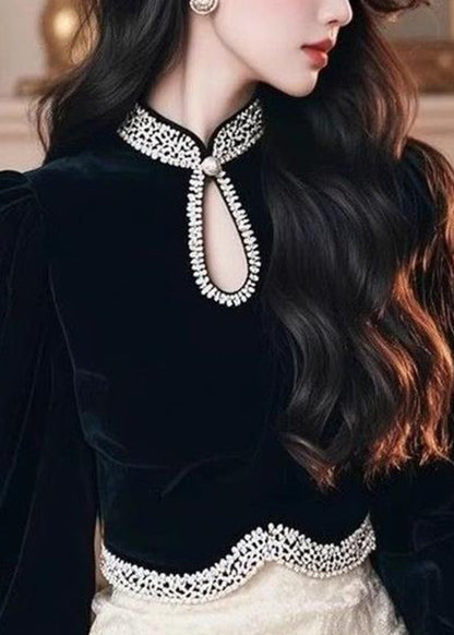 Effortlessly Elegant Top with a Timeless Design