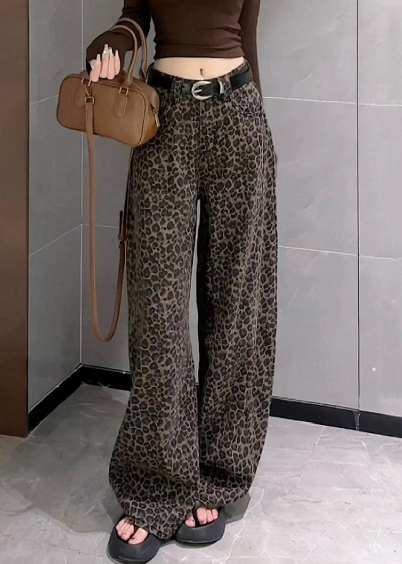 Effortlessly Elegant Pants with a Timeless Design