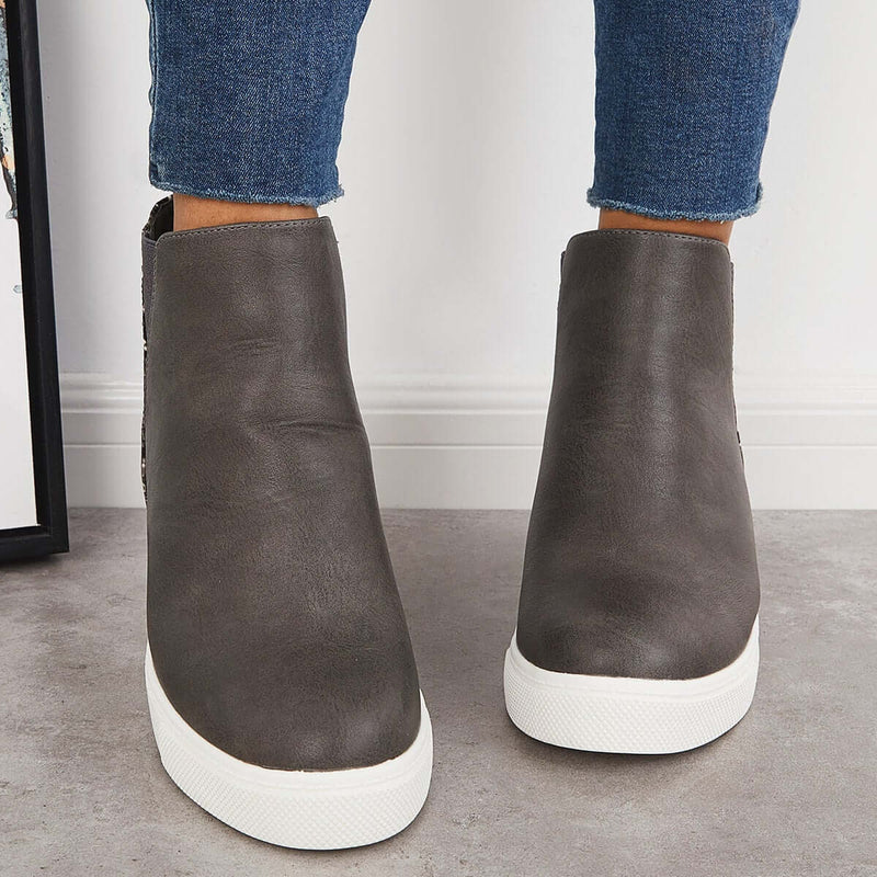 Chic Orthopedic Sneakers with Unique Design