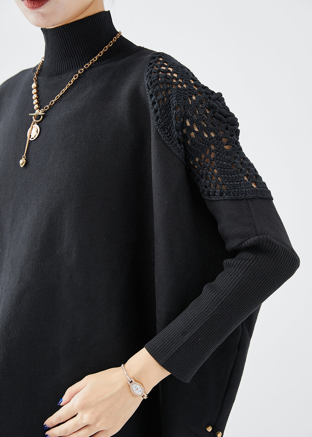 Well Tailored Top with a Graceful Silhouette