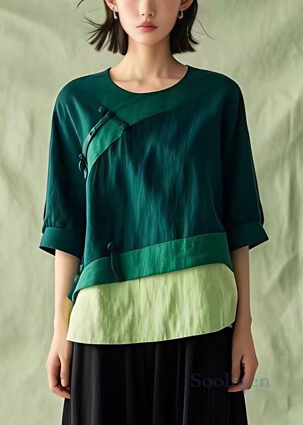 Sophisticated Blouse with a Clean Classic Look