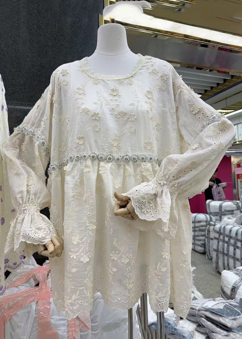 Gracefully Styled Blouse for Any Occasion