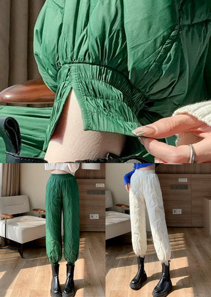 Effortlessly Elegant Pants with a Timeless Design