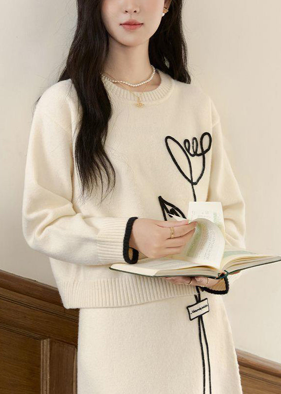 Effortlessly Elegant Sweater with a Timeless Design