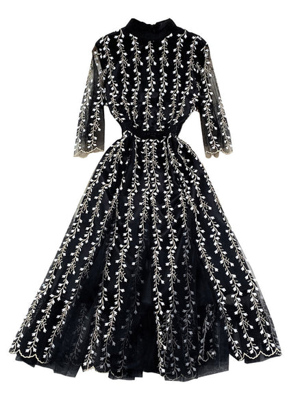 Classic Vintage Dress with a Flattering Fit
