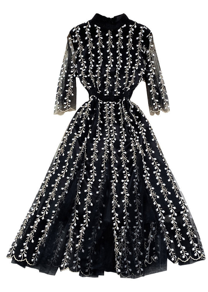 Classic Vintage Dress with a Flattering Fit