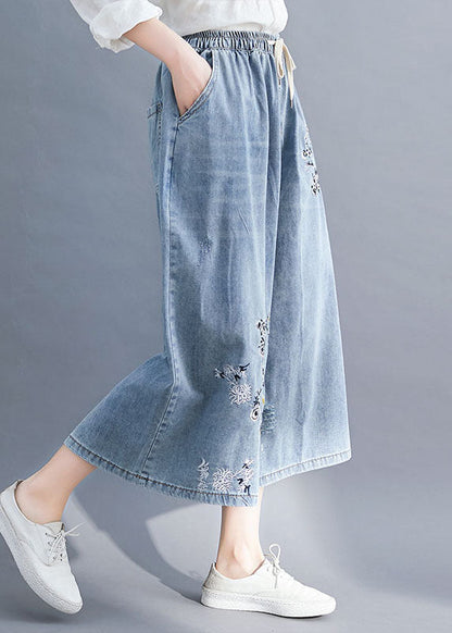 Effortlessly Elegant Pants with a Timeless Design