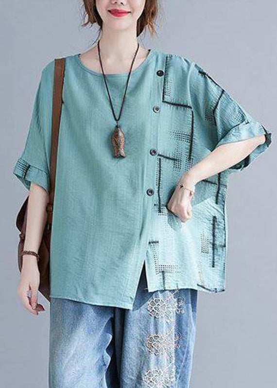 Well Tailored Top with a Graceful Silhouette