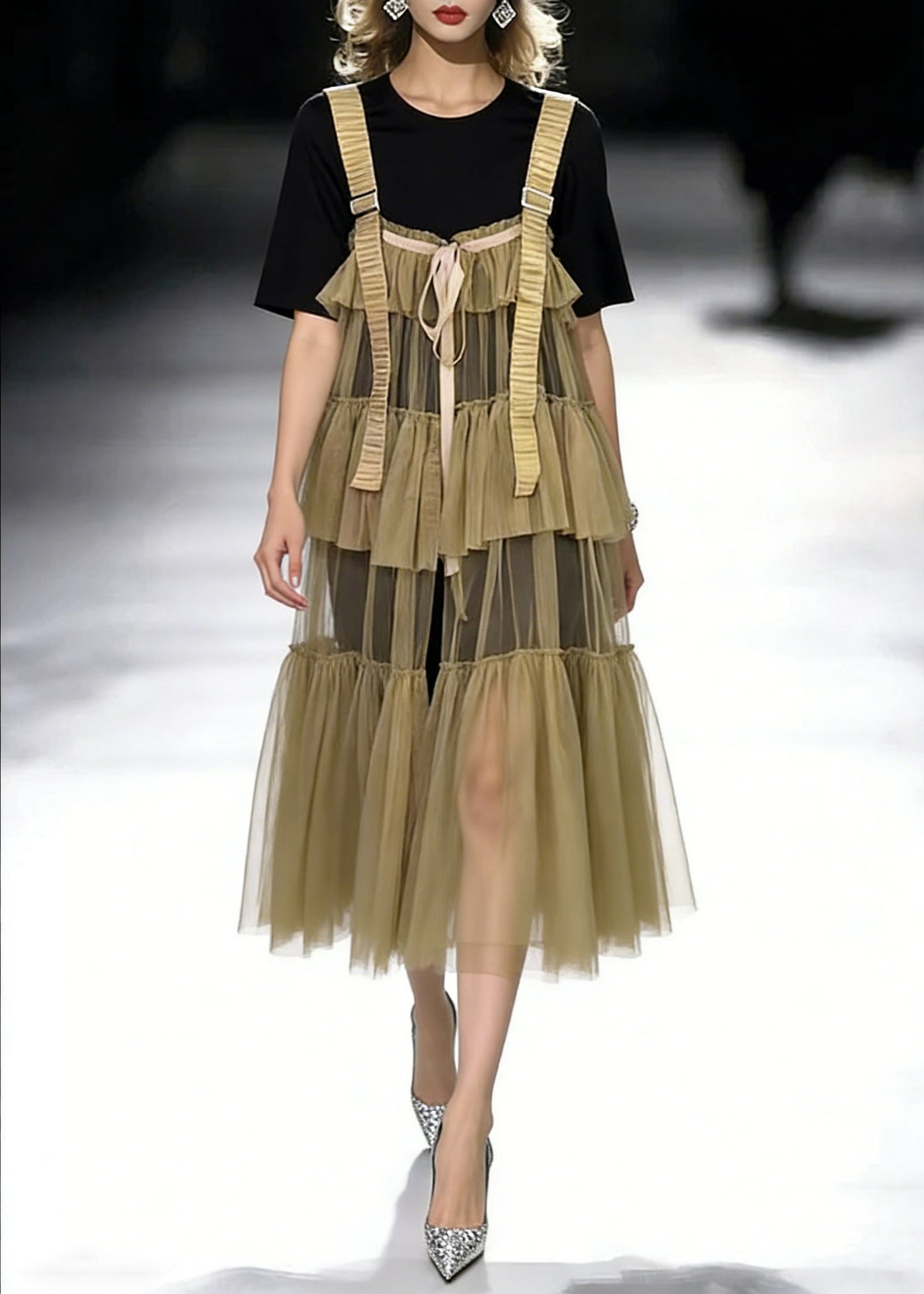 Well Tailored Dress with a Graceful Silhouette