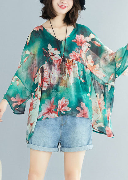 Effortlessly Elegant Top with a Timeless Design