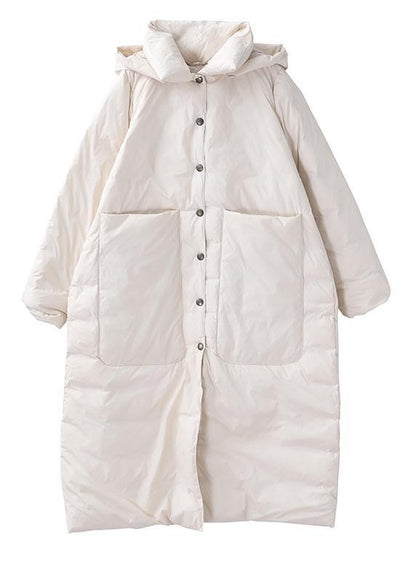 Well Tailored Coat with a Graceful Silhouette