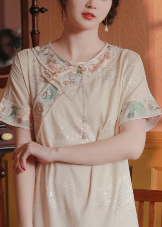 Sophisticated Dress with a Clean Classic Look