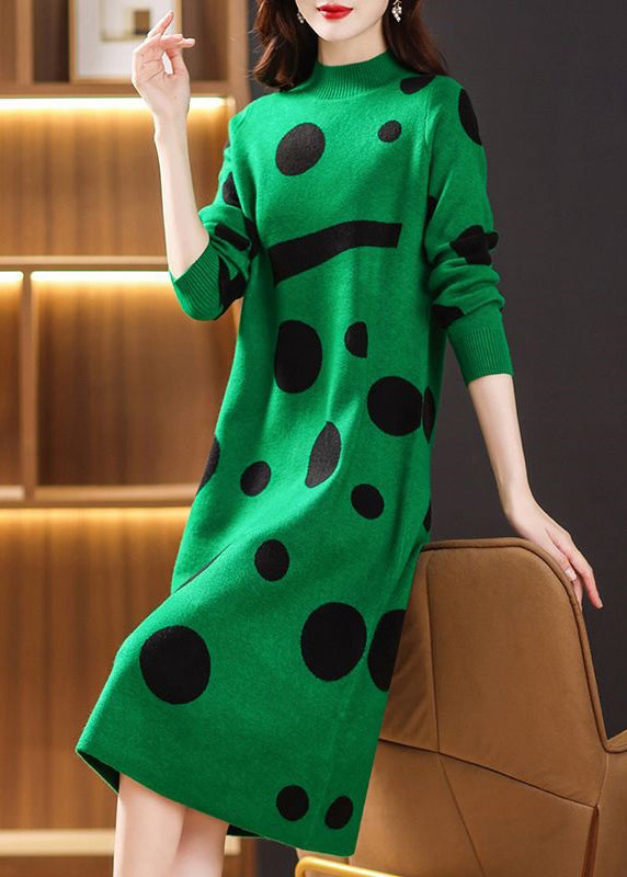 Well Tailored Sweater with a Graceful Silhouette