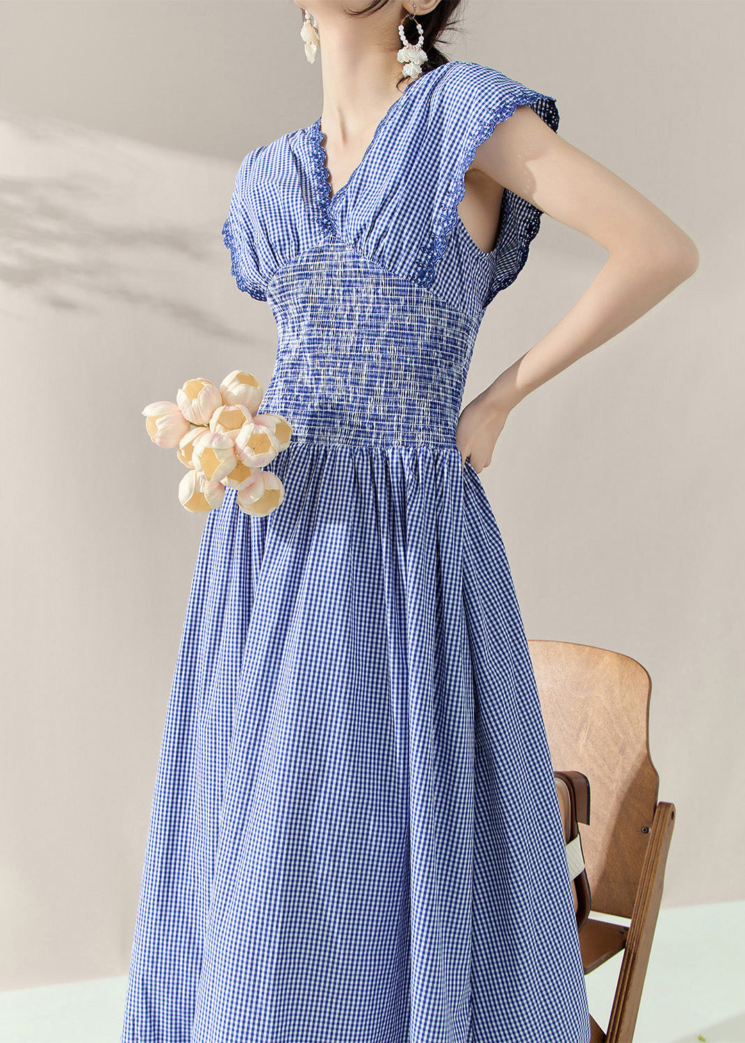 Well Tailored Dress with a Graceful Silhouette