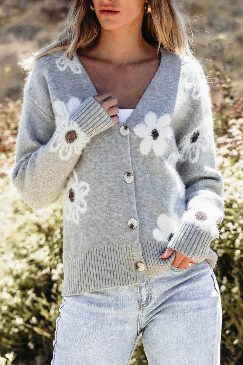 Well Tailored Cardigan with a Graceful Silhouette