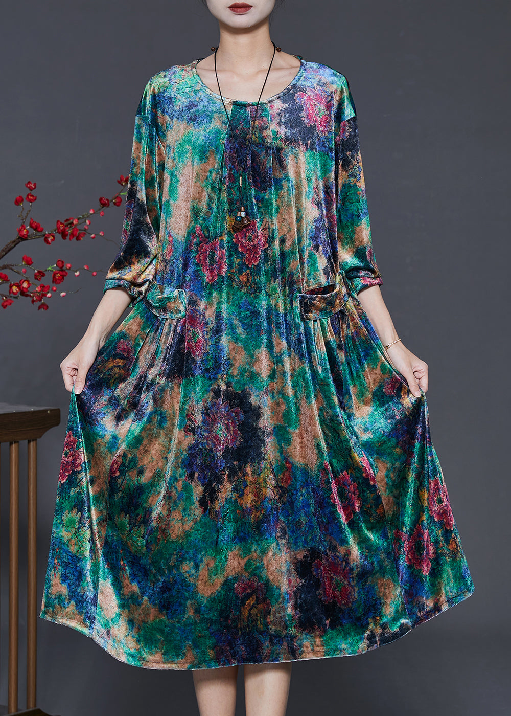 Classic Vintage Dress with a Flattering Fit