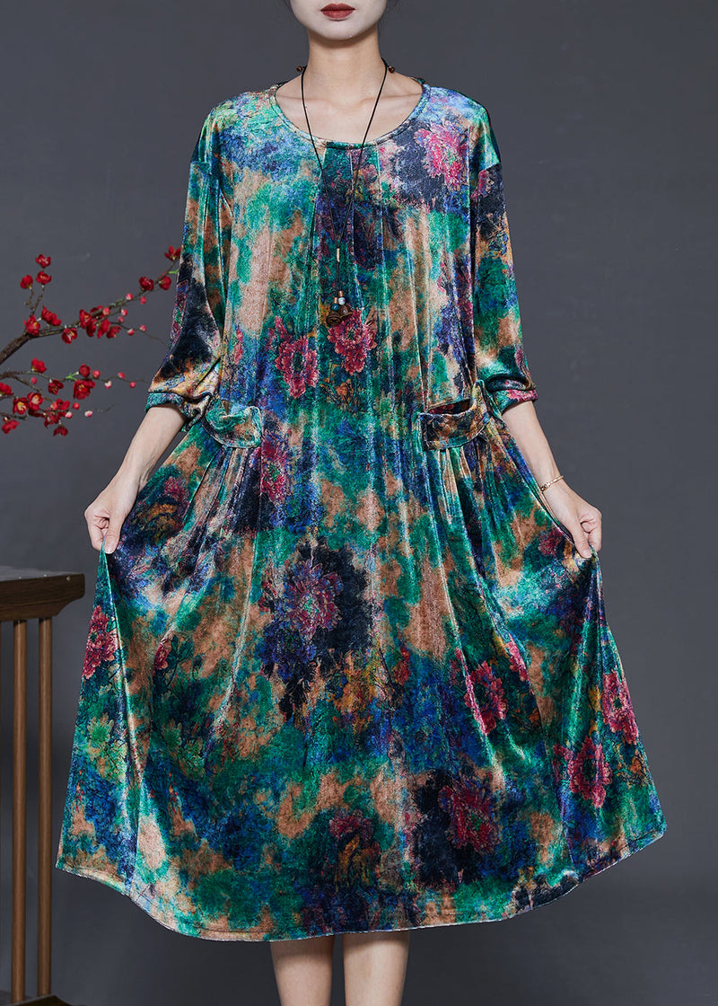 Classic Vintage Dress with a Flattering Fit