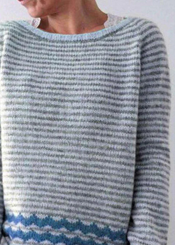 Well Tailored Sweater with a Graceful Silhouette