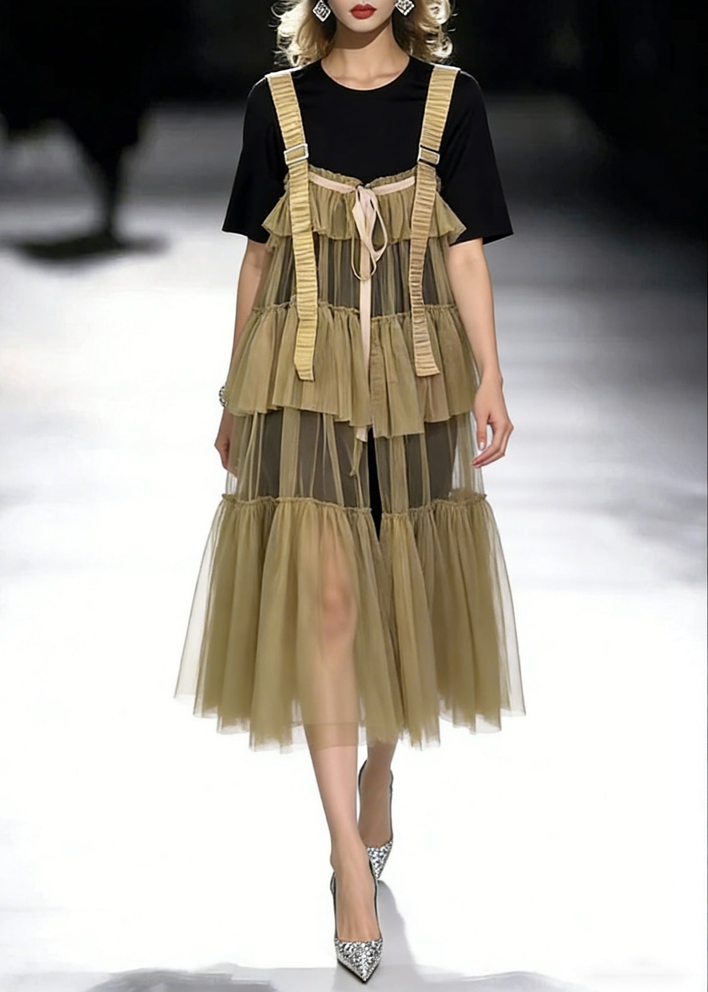 Well Tailored Dress with a Graceful Silhouette