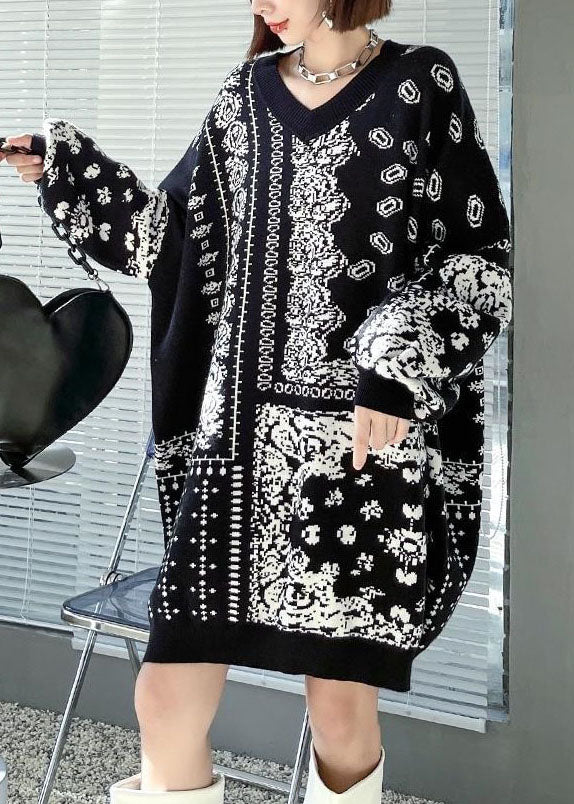 Well Tailored Sweater with a Graceful Silhouette