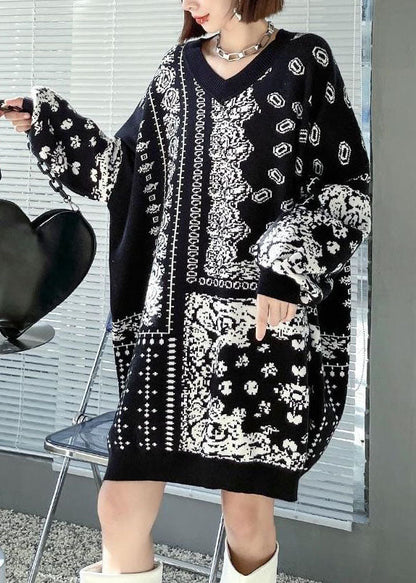 Well Tailored Sweater with a Graceful Silhouette