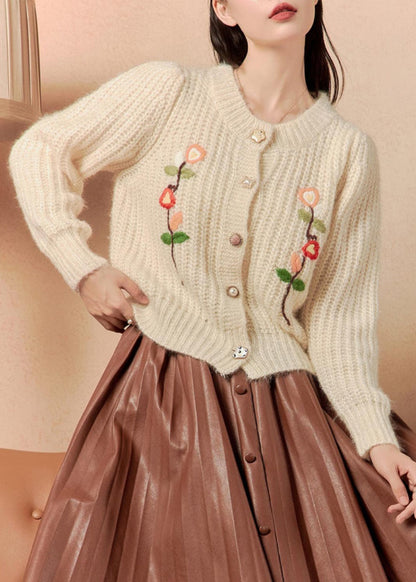 Well Tailored Cardigan with a Graceful Silhouette
