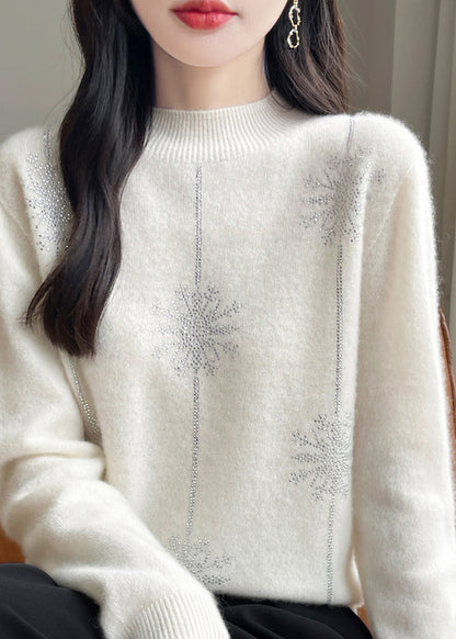 Classic Vintage Sweater with a Flattering Fit